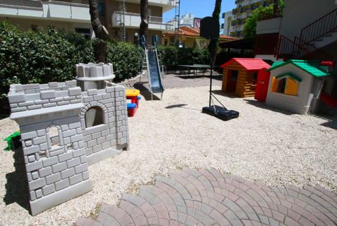 Hotel De Amicis Riccione Zona Bimbi